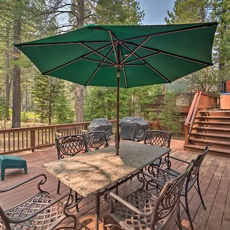 Truckee Golf Course Home With Hot Tub And Deck
